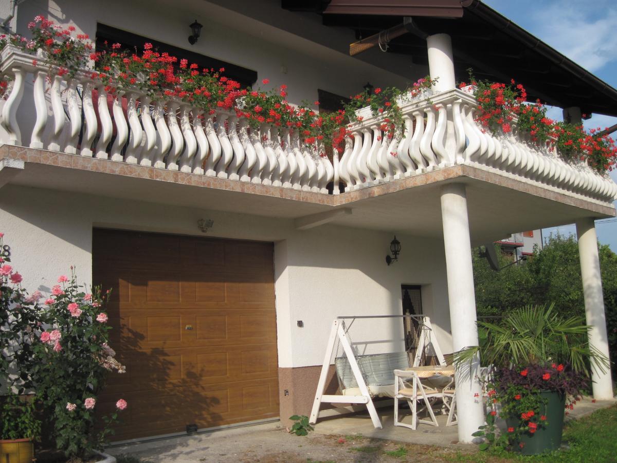 Apartment Yasica Izacic Exterior photo