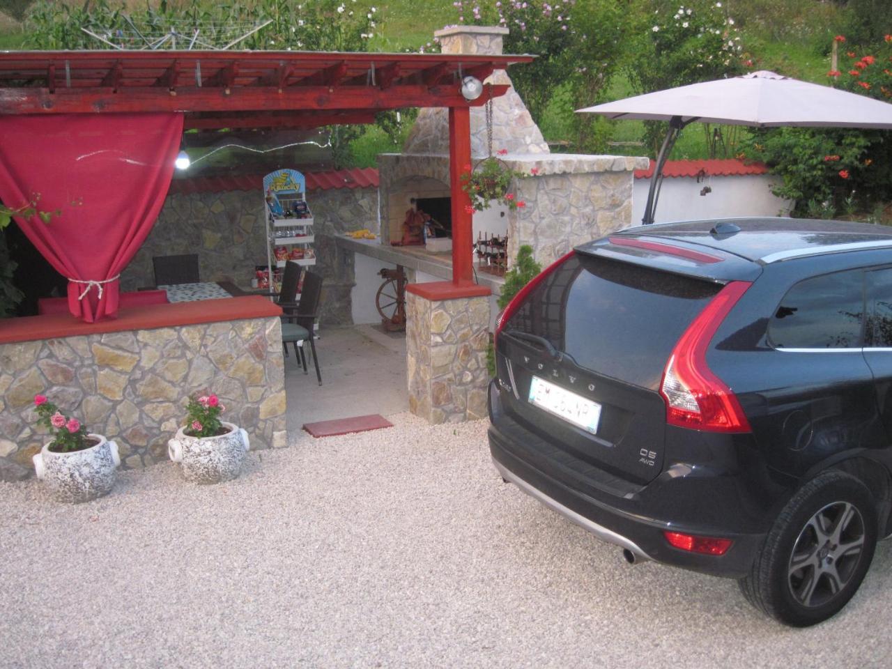 Apartment Yasica Izacic Exterior photo